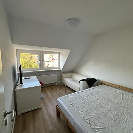 Apartment 2-zimmer-wohnung - Zentral Gelegen