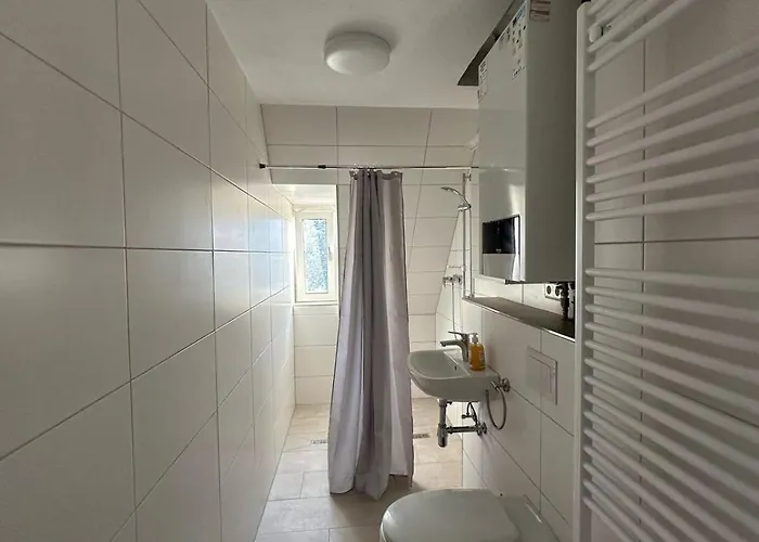 Appartement 2-zimmer-wohnung - Zentral Gelegen