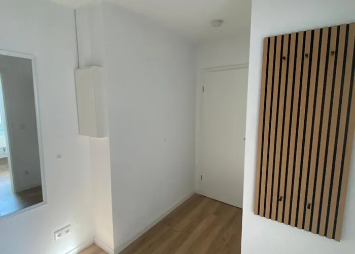 2-zimmer-wohnung - Zentral Gelegen *